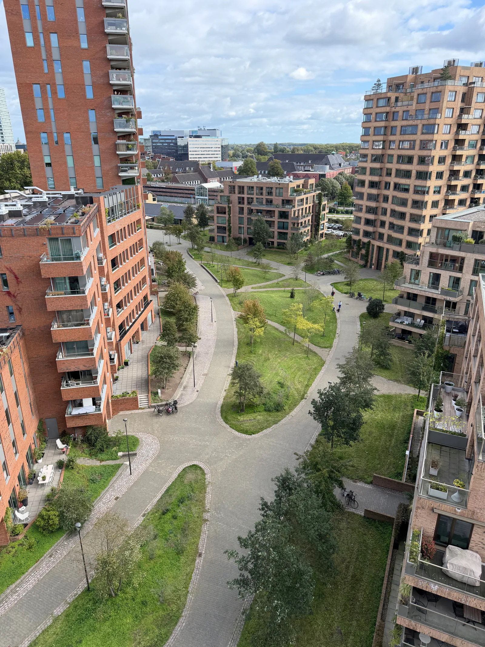 Huidige situatie in Willemspoort: groen met heuveltjes en wandelpaden
